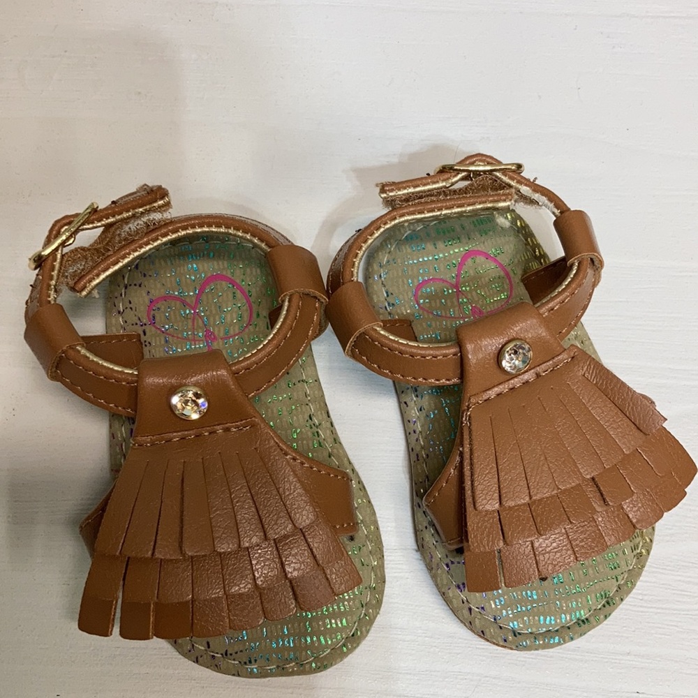 KIDS Jessica Simpson “Shania” Sandals - Picture 2 of 8